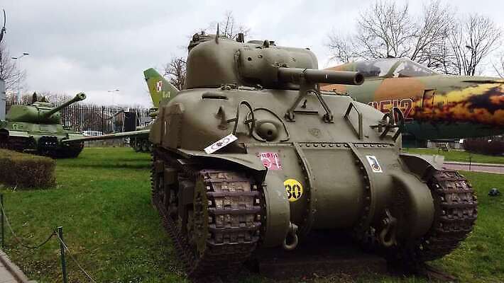 무기 사람없음 초록색 힘 방어 역사 박물관 군용 탱크 육군 무거움 대포 갑옷 소비에트 옛날 4K MOV 해외동영상 클립영상 컬러 군대 어류 무게 보호장비 동영상 파일형식