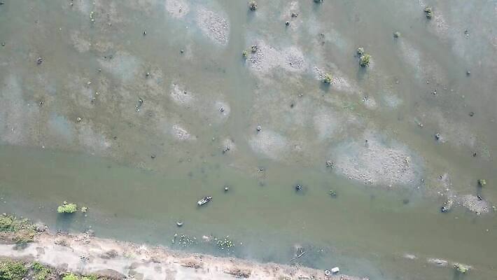 전통 교육 야생동물 자연 낚시 어류 사람 사람없음 가로 파란색 태양 젖음 그물 보트 습지 열대우림 각도 낚시꾼 원시시대 예약 항공촬영 4K MOV 해외동영상 클립영상 자연요소 동물 뷰포인트 컬러 배_교통 레저 수중동물 역사 숲 생태계 동영상 파일형식