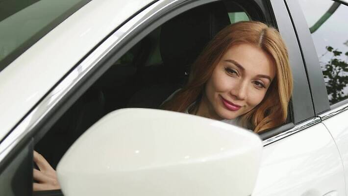 라이프스타일 여행 교통시설 자동차 실내 한명 앉기 섹시 판매 세일 힘 거울 뜨거움 운전사 우아함 핸들 고객 서비스 주인 모터 대여 대출 면허증 섹슈얼리티 임대 자동 소유 제의 안락 4K MOV 해외동영상 클립영상 직업 1 육상교통 교통 컨셉 모션 사람 내부 생활 금융 경제 시설 동영상 면허 증명서 파일형식