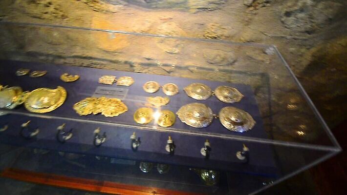 종교 문화 컬러 건축양식 실내 사람없음 내부 가로 교회 봄 역사 재산 황금 은색 그리스 박물관 수도원 랜드마크 수녀원 옛날 회랑 메테오라 MOV 해외동영상 클립영상 건축물 계절 건축 유럽 종교건축 건물 금융 세계문화유산 복도 동영상 파일형식