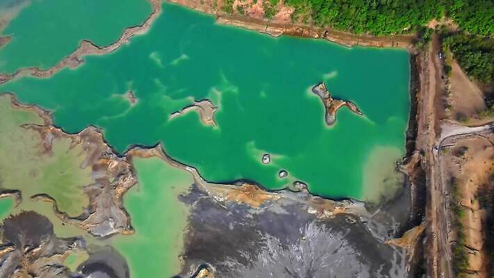 모래 자연 하늘 산 사람없음 물 파란색 환경 항구 흙 젖음 버리기 덮기 진흙 문제 자원 헛간 종료 지질학 채석 추출 4K MOV 해외동영상 클립영상 자연요소 교육 컬러 교통시설 모션 생태계 저장고 동영상 파일형식
