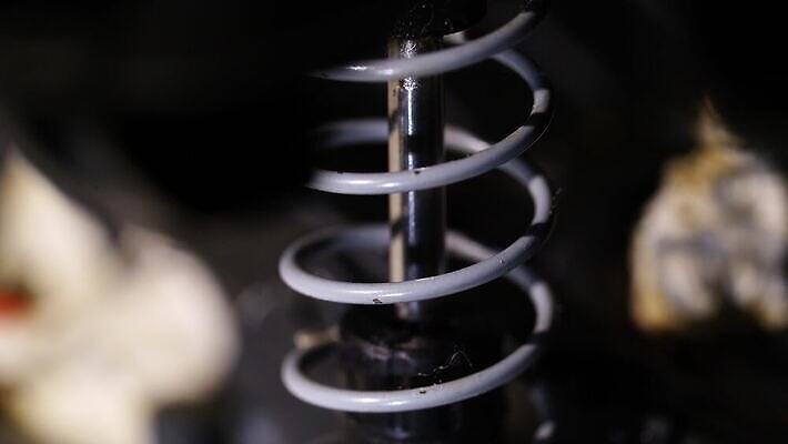 모델 스포츠 부분 자동차 놀이 나선형 취미 사람없음 장난감 경쟁 봄 미니어처 트럭 레이싱 바퀴 수리 작음 유연 통제 묘사 서비스 라디오 충격 멀리 엔진 정비공 모터 유지 국회 조립 비포장도로 알루미늄 압력 자동 제어 조율 차고 튕기기 힘찬 4K MOV 해외동영상 클립영상 계절 도로 육상교통 컨셉 무늬 모션 시합 전자제품 모형 기술자 크기 동영상 파일형식