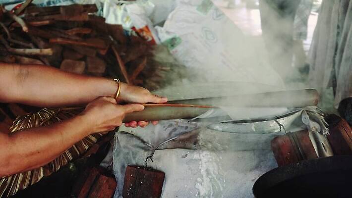 전통 아시아 종이 음식 농업 비즈니스 공장 밥 파스타 요리 사람 동양인 사람없음 업무 뜨거움 수증기 난로 유기농 반죽 만들기 베트남 지역 팬케이크 4K MOV 해외동영상 클립영상 웰빙 나라 산업 공업 모션 서양음식 인종 케이크 동남아시아 작업 난방기 동영상 파일형식