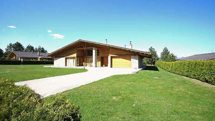 전통 영어 공원 벤치 건축양식 하늘 영국 잉글랜드 주택 잔디 사람없음 건물 목재 초록색 정원 시골 역사 재산 시설 땅바닥 랜드마크 옛날 특별함 스타일 4K MOV 해외동영상 클립영상 나무 식물 문자 건축물 공공시설 건축 유럽 컬러 컨셉 의자 재료 바닥 금융 동영상 파일형식