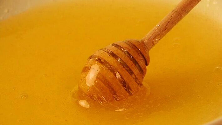 음식 백그라운드 오렌지 재료 부분 모션 디저트 건강 요리 사람없음 목재 노란색 우주 숟가락 젖음 흐름 신선 투명 액체 황금 붓기 닫기 달콤 떨어짐 유혹 국자 각도 서빙 시럽 꿀 느림 충동구매 내추럴 아카시아 채식주의자 유체 MOV 해외동영상 클립영상 나무 컬러 컨셉 과일 주방용품 수저 쇼핑 맛 채식 동영상 과소비 파일형식