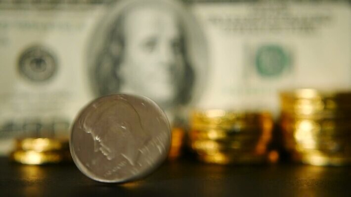 종이 백그라운드 컨셉 지폐 돈 비즈니스 사람없음 금융 경제 달러 동전 쪽지 미국 저축 흰색 시장 재산 황금 계획 속도 투자 상업 이익 계산서 월급 관심 세금 센트 수입 예산 투자자 MOV 해외동영상 클립영상 컬러 북아메리카 동영상 파일형식