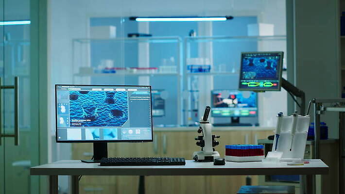 산업 과학 건강 현미경 실험 사람없음 치료 컴퓨터 약 우주 건강관리 환경 장비 도구 실험실 바이러스 생명공학 과학자 분석 생물학 미생물 지역 발견 조제 혁명 개발 백신 유전 전염병 피펫 화학물질 항생제 사스 코로나바이러스 비어있는 4K MOV 해외동영상 클립영상 직업 교육 컨셉 의학 생물 실험기구 관리 전자제품 화학 질병 만들기 동영상 학자 파일형식