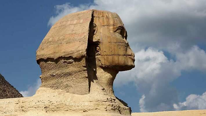 구름 모래 조각 여행 유적 아프리카 하늘 이집트 사람없음 파란색 여행객 사막 바위 무덤 사찰 역사 기자 큼 회의실 폐허 피라미드 과거 스핑크스 천연기념물 고고학 제국 카이로 파라오 파멸 비어있는 4K MOV 해외동영상 클립영상 자연요소 직업 전통 건축물 교육 나라 컬러 컨셉 종교건축 사람 돌_바위 크기 동영상 랜드마크 파일형식 소멸