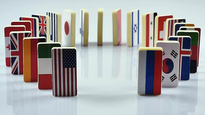 문화 백그라운드 컨셉 모션 표면 협력 실내 사람없음 세계 글로벌 반사 평화 미국 힘 소용돌이 흰색 깃발 그룹 심볼 사인 러시아 슛 위치 느림 애국심 다국적 도미노 독립 전국 정부 정치 많음 MP4 해외동영상 클립영상 유럽 컬러 북아메리카 내부 회오리 동영상 파일형식