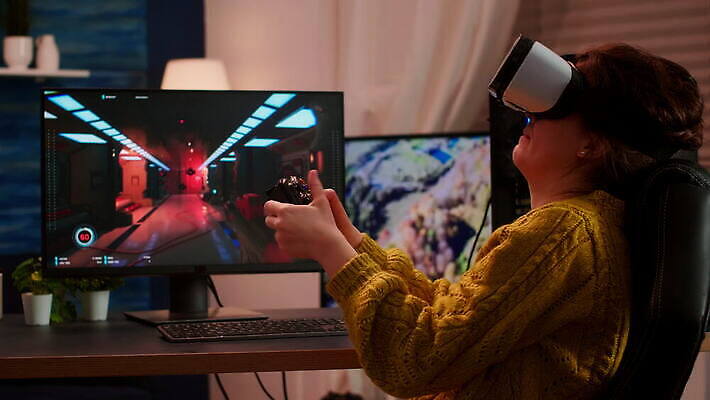 직업 컨셉 인터넷 놀이 고글 주택 기술 앉기 사람없음 10대 컴퓨터 디지털 경쟁 흐름 분노 게임 체험 개울 발사 집중 하이테크 슛 비전 조이스틱 사수 온라인 동영상 위로 게이머 관리자 분실 비디오게임 플레이어 가상 가상현실 현실 크리에이터 4K MOV 해외동영상 클립영상 감정 모션 청소년 건물 전자제품 강 게임기 파일형식 1인미디어