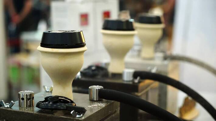 구름 라이프스타일 전구 휴식 흡연 담배 실내 사람 이벤트 사람없음 파티 카페 안개 바 사발 연기 수증기 전시회 클럽 파이프 아로마 숯 중독 니코틴 석탄 아랍어 타격 흡연자 스타일 4K MOV 해외동영상 클립영상 자연요소 컨셉 모션 날씨 내부 생활 상점 전시 사기그릇 동영상 파일형식