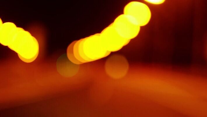 도로 길 이동 교통시설 모션 자동차 거리 사람없음 빛 도시풍경 운전 도시 고속도로 그룹 센터 야간 저녁 잼 방향 속도 바쁨 짐차 블러 자동 통근 MOV 해외동영상 클립영상 레이스천 자연요소 육상교통 교통 컨셉 풍경 직물 소스_음식 시설 출근 동영상 파일형식