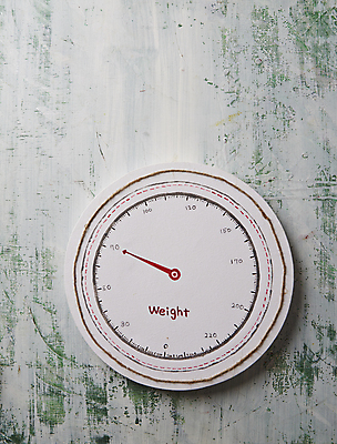 포토 JPG 실내 저울 사람없음 하이앵글 무게 그림 눈금 무게측정 나무배경 국내포토 뷰포인트 백그라운드 내부 측정 파일형식