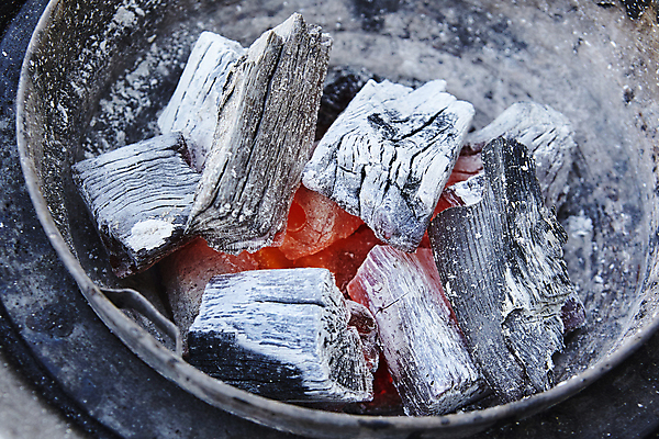 포토 JPG 실내 사람없음 목재 숯 숯불 국내포토 나무 재료 내부 파일형식