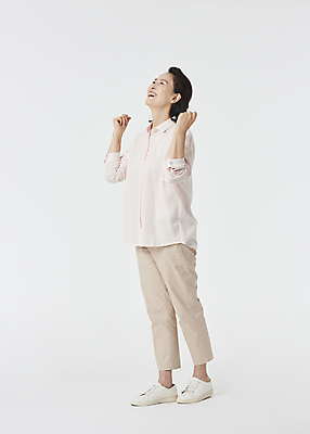포토 JPG 스튜디오촬영 전신 우먼라이프 여자 노년 할머니 건강 한명 미소 웃음 앞모습 옆모습 실버라이프 건강관리 주먹 기쁨 한국인 올려보기 60대 흰배경 상쾌 노후건강 노인여자한명만 국내포토 1 라이프스타일 감정 뷰포인트 백그라운드 모션 실내 표정 관리 사람 동양인 성인 노후 흰색 여자한명만 노인여자만 파일형식