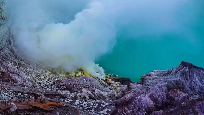 지구 호수 섬 여행 자연 바람 산 사람 사람없음 여행객 계곡 안개 뜨거움 연기 위험 폭발 땅 질감 화산 오르기 인도네시아 먼지 분화구 용암 가스 랜드마크 스모그 유황 4K 타임랩스 MOV 해외동영상 클립영상 자연요소 아시아 컨셉 모션 날씨 촬영기법 생태계 동영상 파일형식