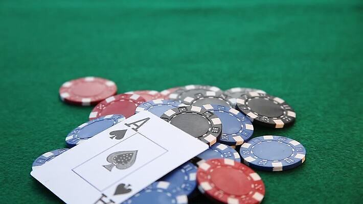 손 사람없음 초록색 우승 도박 위험 왕 카지노 포커 중독 에이스 펠트 MOV 해외동영상 클립영상 컬러 컨셉 신체부위 게임 최고 트럼프 동영상 파일형식 천_직물