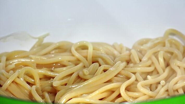 전통 음식 다이어트 재료 파스타 건강 식이요법 스파게티 요리 사람없음 물 식사 저녁식사 이탈리아 거품 면 뜨거움 고리 그룹 냄비 더위 밀 오브젝트 국수 점심식사 끓이기 녹말 마카로니 얇은 탄수화물 4K MP4 해외동영상 클립영상 자연요소 유럽 모션 날씨 곡류 서양음식 면류 솥 동영상 파스타면 파일형식