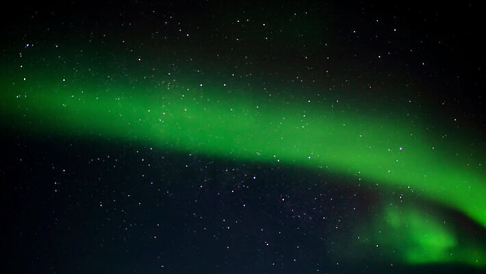 나무 별 백그라운드 크리스마스 캐나다 겨울 자연 바람 휴가 스웨덴 노르웨이 핀란드 사람없음 초록색 파란색 컬러풀 태양 우주 추위 안개 시간 분위기 숲 언덕 러시아 북극해 4K 타임랩스 설정숏 MOV 해외동영상 클립영상 자연요소 식물 계절 기념일 유럽 바다 컬러 컨셉 북아메리카 날씨 촬영기법 북유럽 생태계 동영상 파일형식