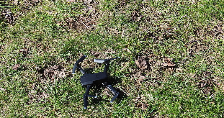 라이프스타일 모션 자연 비행기 사람없음 야외 장난감 카메라 정원 엔지니어 헬리콥터 리모컨 위험 파일럿 무선전화기 프로펠러 멀리 동영상 발견 항공촬영 혁명 드론 스파이 운영자 제어 4K MOV 해외동영상 클립영상 직업 뷰포인트 컨셉 항공교통 대중교통 생활 전자제품 기술자 전화기 생태계 파일형식