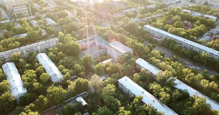 나무 구름 도로 비즈니스 건축양식 자동차 하늘 풍경 사람없음 야외 건물 초록색 여름 파란색 도시풍경 사무실 태양 반사 탑 일본 맑음 고층빌딩 일몰 신선 도시 도심 도쿄 카자흐스탄 4K 알마티 MP4 해외동영상 클립영상 자연요소 식물 건축물 계절 건축 아시아 길 육상교통 컬러 교통시설 날씨 빌딩 노을 동영상 파일형식