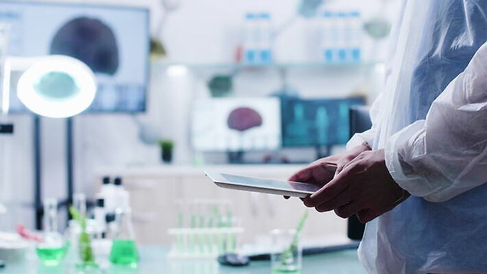 식물 직업 남자 장갑 유니폼 실내 성인 사람없음 초록색 컴퓨터 태블릿 알약 약 스크린 장비 코트 타이핑 업무 실험실 닫기 질병 무선전화기 과학자 생물학 하이테크 튜브 온라인 패드 터치스크린 화학자 4K MOV 해외동영상 클립영상 잡화 옷 교육 컬러 과학 의학 모션 기술 실험 사람 내부 전자제품 스마트기기 외투 작업 전화기 동영상 학자 파일형식