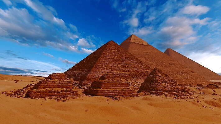 구름 외관 문화 모래 컬러 여행 백그라운드 오렌지 건축양식 아프리카 자연 하늘 불 불꽃 이집트 풍경 사람없음 야외 빨간색 여름 관광지 빛 태양 노란색 일몰 사막 무덤 뜨거움 역사 기자 야간 저녁 피라미드 스핑크스 천연기념물 연소 명승지 카이로 파라오 4K MOV 해외동영상 클립영상 자연요소 직업 건축물 계절 건축 나라 과일 노을 생태계 동영상 랜드마크 파일형식