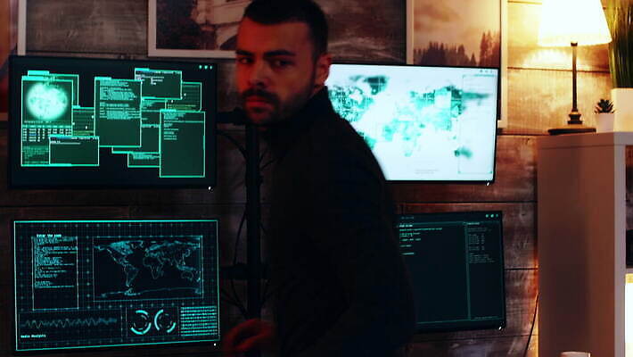 여자 인터넷 사람없음 컴퓨터 스크린 모니터 자료 웹 어둠 방 정보 타이핑 네트워크 조직 그룹 센터 바이러스 암호 공격 비밀 사이버 보안 신분 시스템 해킹 해커 깊이 데이터베이스 서버 소프트웨어 악성코드 정부 4K MOV 해외동영상 클립영상 컨셉 모션 안전 사람 전자제품 범죄 동영상 파일형식