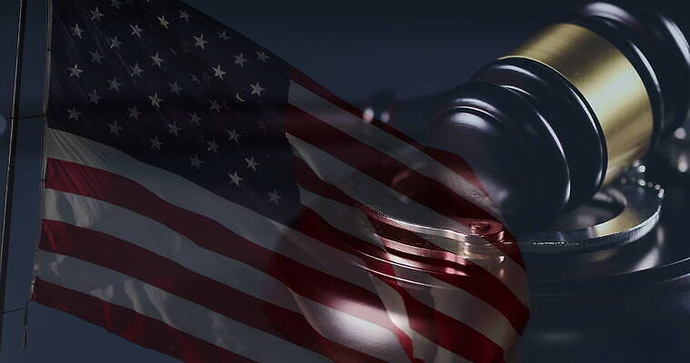 손 물결 탁자 자물쇠 사람없음 목재 평화 금속 미국 자유 깃발 쌍 범죄 성조기 망치 회전 법 시스템 의사봉 질서 공정 정직 나쁜 부정부패 불법 윤리 잘못 정부 제어 천진난만 평등 4K MOV 해외동영상 클립영상 나무 가구 컨셉 북아메리카 재료 재질 신체부위 공구 예절 국기 동영상 파일형식