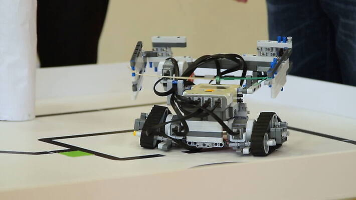 학생 손 교육 길 어린이 선 남학생 과학 교실 학교 모션 수업 소년 사람없음 신체부위 스터디 도전 발표 실패 로봇 재판 공학 방법 프로젝트 MOV 해외동영상 클립영상 남자 사람 학습 좌절 법 동영상 파일형식