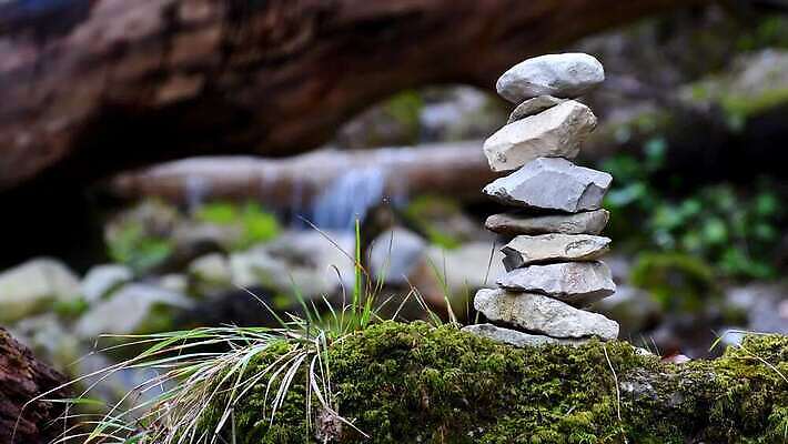선 여행 백그라운드 자연 독일 이끼 사람없음 초록색 물 소리 봄 폭포 바위 숲 명상 피라미드 동영상 내추럴 강렬 보호구역 4K MOV 해외동영상 클립영상 자연요소 건축물 계절 유럽 컬러 돌_바위 생태계 구역 랜드마크 파일형식
