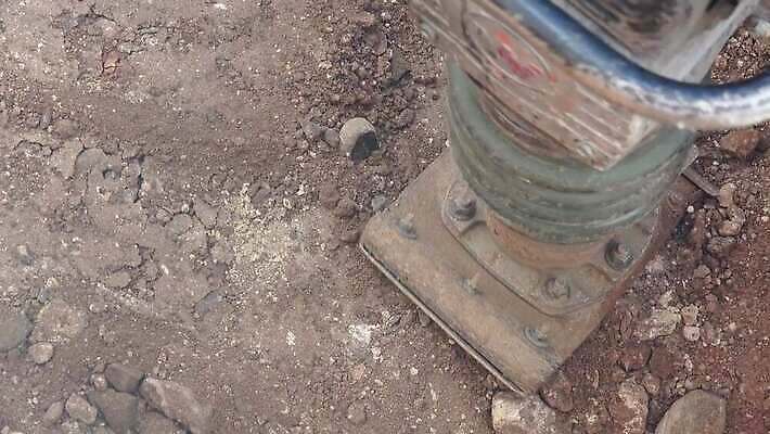 직업 손 산업 도로 지구 모래 포즈 건축양식 노동자 사람없음 건물 노란색 힘 기계 흙 장비 건설현장 업무 땅 불도저 굴착기 삽 발굴 국자 지역 짐차 지하 무거움 공학 땅파기 실린더 의무 조작 채석 4K MP4 해외동영상 클립영상 건축물 교육 건축 길 컬러 교통시설 자동차 주방용품 건설업 신체부위 작업 중장비 무게 동영상 파일형식