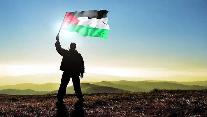 실루엣 파도 백그라운드 컨셉 산 한명 서기 사람 야외 파란색 힘 수확 깃발 잡기 고리 정상 심볼 언덕 긍정 애국심 발견 독립 승자 요르단 필승 자극 4K MOV 해외동영상 영광군 클립영상 1 바다 컬러 농업 중동 모션 촬영기법 우승 전라남도 동영상 파일형식