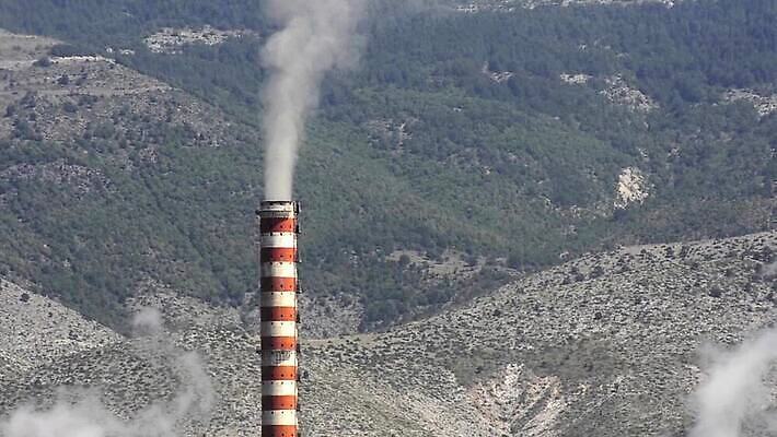나무 구름 산업 비즈니스 공장 자연 굴뚝 사람없음 공중 갈색 노란색 환경 에너지 안개 성장 물방울 죽음 고리 오염 연기 제조 수증기 큼 연료 매연 튜브 지구온난화 석탄 스모그 MOV 해외동영상 클립영상 자연요소 식물 컬러 공업 날씨 환경오염 크기 생태계 동영상 기후변화 파일형식