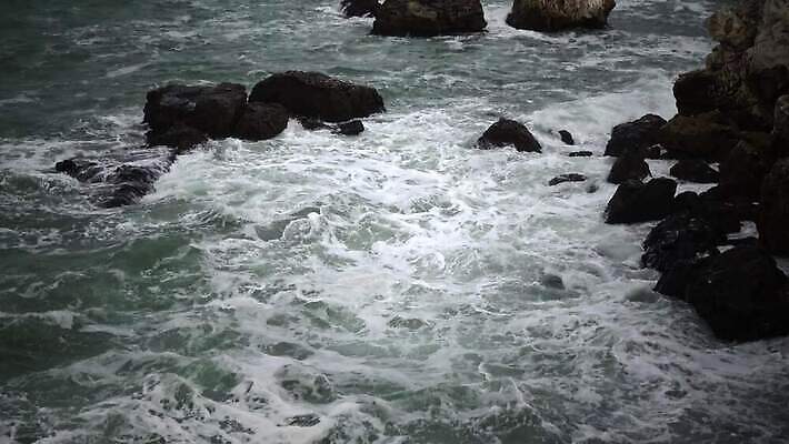 파도 바다 모션 자연 하늘 바람 사람없음 물 항구 힘 거품 절벽 만 떨어짐 위험 생태계 분무기 폭풍 뇌우 단절 불가리아 생태학 소금물 폭풍우 허리케인 4K MP4 해외동영상 클립영상 자연요소 교육 컨셉 교통시설 날씨 비_날씨 자연재해 동영상 파일형식 남유럽