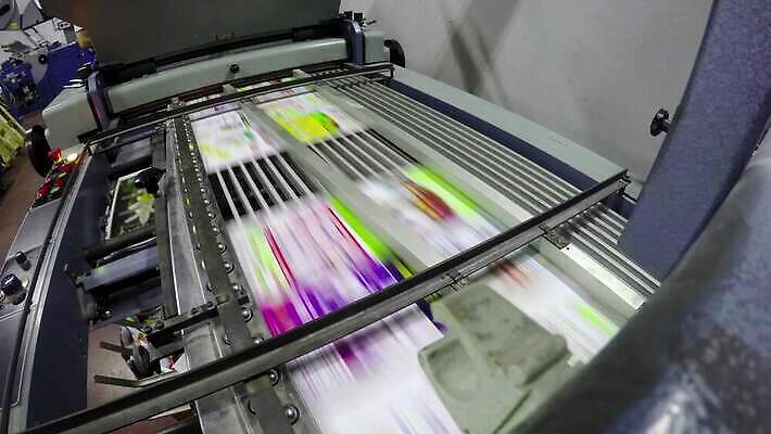 식물 산업 종이 선 컬러 컨셉 비즈니스 공장 잉크 사람없음 그래픽 상점 검은색 기계 장비 업무 고리 신문 제조 잡지 인쇄 속도 상업 롤러 언론 공학 접기 출판 4K HD MP4 해외동영상 클립영상 교육 공업 모션 간행물 작업 뉴스 동영상 파일형식