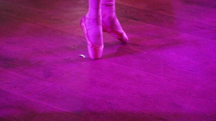 전통 스포츠 포즈 이동 미술 사람없음 콘서트 공연 연주자 댄서 춤 클래식 우아함 배우 극장 유연 발레 발레리나 예술가 발레복 쇼 체조 에어로빅 연극 단아함 아라베스크 MOV 해외동영상 클립영상 직업 옷 컨셉 문화예술 이벤트 운동 음악가 연예인 동영상 파일형식