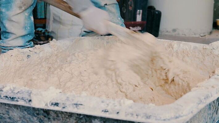 공공시설 산업 포장 노동자 아파트 주택 통 사람없음 건물 건설현장 젖음 업무 액체 보행로 수리 혼합 천 믹서 양동이 탱크 시멘트 부활 개발 건축업자 계약자 방법 복원 석공 섞기 업그레이드 잇몸 콘크리트 개조 MOV 해외동영상 클립영상 직업 건축물 건축 길 신체 건설업 직물 작업 계약 시설 동영상 파일형식