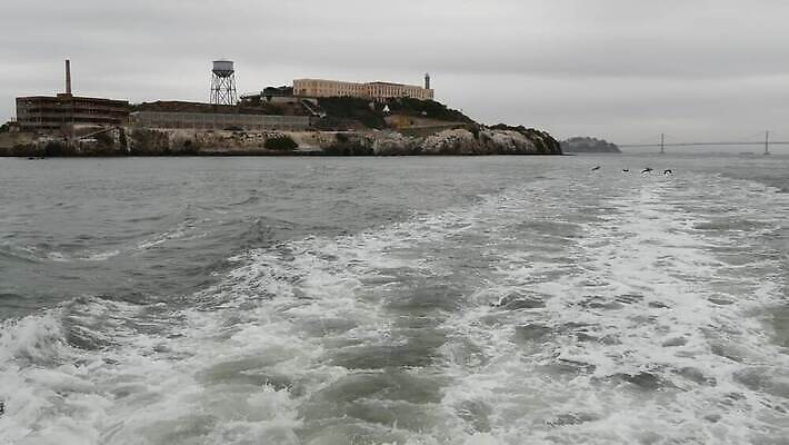 상징 여행 날씨 항해 사람없음 항구 미국 습기 안개 만 보트 범죄 버리기 감옥 심볼 법 공정 흐림 깡패 명승지 현재 4K MP4 해외동영상 클립영상 컨셉 북아메리카 배_교통 교통시설 모션 풍경 동영상 파일형식