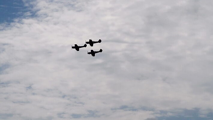 산업 교통시설 하늘 비행기 3 사람없음 공연 복고 쇼 에어쇼 대패 옛날 MOV 해외동영상 클립영상 교통 항공교통 대중교통 이벤트 시설 동영상 파일형식