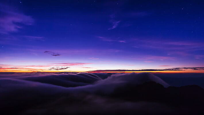 구름 별 여행 백그라운드 이동 겨울 태국 자연 하늘 산 안테나 국립공원 풍경 사람없음 야외 빛 햇빛 계곡 황혼 일몰 놀람 새벽 안개 야간 저녁 유성 언덕 스카이라인 내추럴 랜드마크 뿌연 절정 황도12궁 4K 타임랩스 MOV 해외동영상 클립영상 자연요소 계절 공원 감정 아시아 컨셉 통신 날씨 촬영기법 표정 태양 노을 별자리 생태계 동영상 파일형식