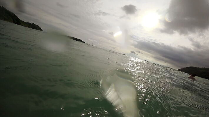 파도 바다 여행 백그라운드 모션 태국 자연 하늘 날씨 통 사람 사람없음 물 파란색 여행객 맑음 수중 수영 힘 서핑 떨어짐 시원함 충돌 분무기 푸켓 MOV 해외동영상 슬로모션 클립영상 자연요소 아시아 컬러 컨셉 촬영기법 수상스포츠 생태계 동영상 파일형식