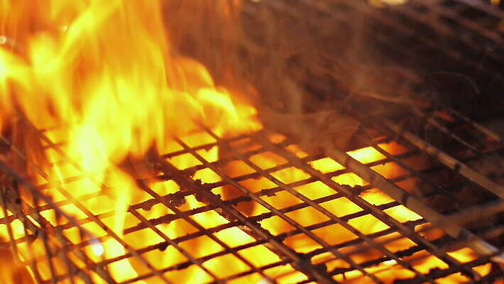 음식 백그라운드 불 불꽃 육류 돼지고기 스테이크 요리 사람없음 야외 여름 소풍 갈색 파티 식당 식사 저녁식사 소고기 돼지 뜨거움 연기 맛 그릴 바비큐 자르기 굽기 숯 양고기 갈비뼈 훈제 바비큐립 점심식사 절임 화상 맛있는 MOV 해외동영상 클립영상 자연요소 계절 컬러 컨셉 식재료 포유류 모션 주방용품 뼈 서양음식 이벤트 야외활동 상점 상처 구이 동영상 파일형식