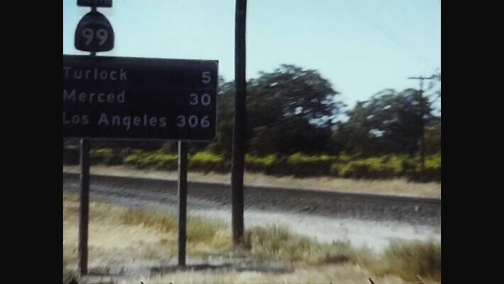 외관 공원 도로 여행 자동차 하늘 휴가 산 사람없음 야외 초록색 미국 운전 사막 수확 골동품 고속도로 역사 클래식 도서관 숲 방향 필름 영화 향수 사인 문서 복고 도로표지판 캘리포니아 서명 루트 보관소 아마추어 옛날 요세미티국립공원 전국 4K MOV 해외동영상 클립영상 공공시설 교육 길 육상교통 컬러 컨셉 북아메리카 농업 교통시설 모션 문화예술 국립공원 화장품 표지판 저장 동영상 파일형식