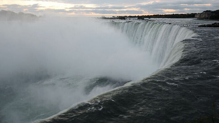 분홍색 캐나다 자연 하늘 아침 사람없음 야외 물 강 일출 힘 새벽 거품 폭포 흐름 안개 개울 급류 가장자리 속도 호기심 분무기 나이아가라 내추럴 깊이 랜드마크 편자 MOV 해외동영상 클립영상 주간 자연요소 감정 컬러 컨셉 북아메리카 날씨 노을 미국 둘레 생태계 동영상 말발굽 파일형식