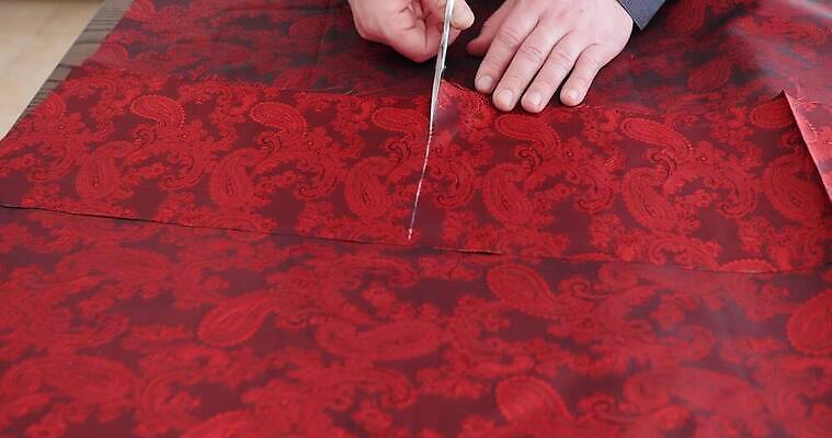 전통 손 디자인 백그라운드 패턴 탁자 직장 미술 한명 동양인 정장 장식 유행 검은색 목도리 침묵 도구 공구 직물 실 우아함 제조 낙서 바느질 디자이너 자르기 인도인 천 윤곽 손수건 재단 공예가 페이즐리 핸드메이드 벡터 4K MP4 해외동영상 클립영상 외국인 직업 1 잡화 옷 컬러 가구 컨셉 무늬 회사 모션 문화예술 사람 인종 신체부위 소리 동영상 파일형식