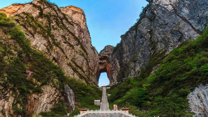 아시아 여행 백그라운드 자연 하늘 산 파노라마 풍경 사람없음 야외 세계 뷰티 계단 계곡 중국 놀람 바위 도시 구멍 터널 동굴 숲 큼 대문 천국 랜드마크 인기 전국 절정 4K 타임랩스 MOV 해외동영상 클립영상 감정 나라 길 촬영기법 표정 문 돌_바위 크기 생태계 동영상 파일형식