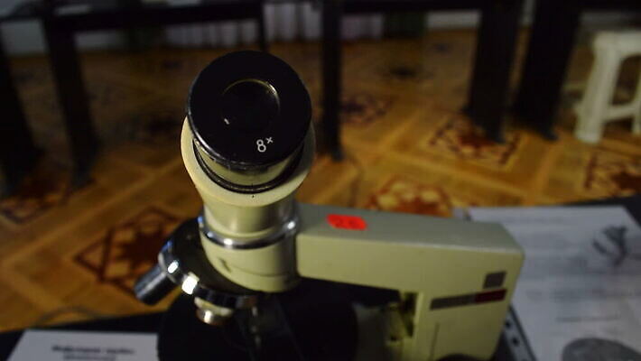 산업 과학 유리 병원 현미경 실험 사람없음 스터디 약 장비 기구 공구 기술자 실험실 확대 생명공학 분석 생물학 미생물 박테리아 발견 면역력 물리학 광학 MOV 해외동영상 클립영상 직업 교육 컨셉 의학 재질 생물 실험기구 학습 도구 동영상 물리 파일형식