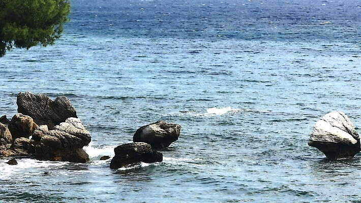 파도 바다 백그라운드 자연 하늘 사람없음 물 파란색 빛 뷰티 힘 거품 절벽 만 서핑 떨어짐 큼 태평양 암초 폭풍 에콰도르 느림 대서양 내추럴 항공촬영 격파 터키석 MOV 해외동영상 슬로모션 클립영상 자연요소 뷰포인트 컬러 컨셉 모션 날씨 촬영기법 수상스포츠 남아메리카 크기 보석 생태계 동영상 파일형식