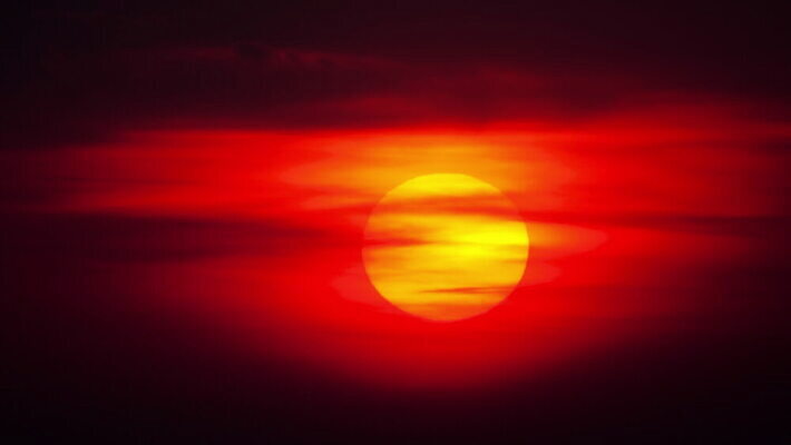 구름 여행 백그라운드 자연 하늘 사람없음 빨간색 여름 태양 뷰티 황혼 일몰 새벽 야간 시베리아 수평선 4K MOV 해외동영상 클립영상 자연요소 계절 컬러 노을 생태계 동영상 파일형식